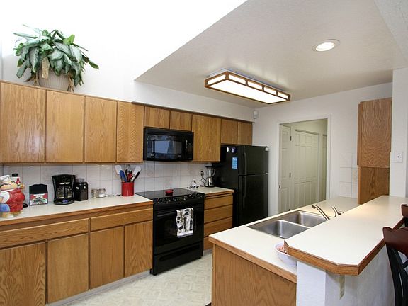 5th image of 1820 NW 195th St Unit 16