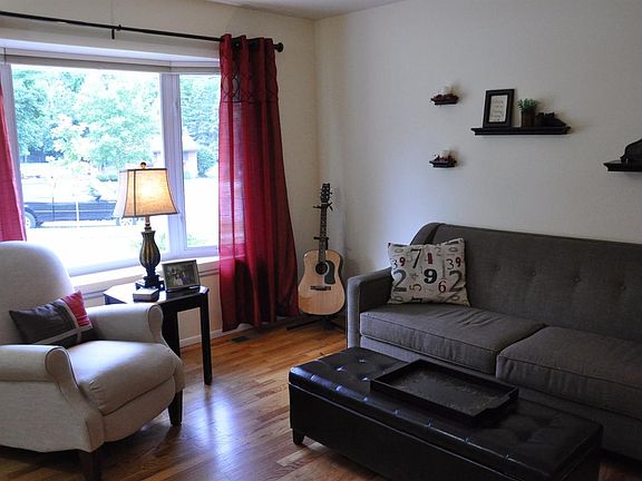 5th image of 170 Annwood Ct