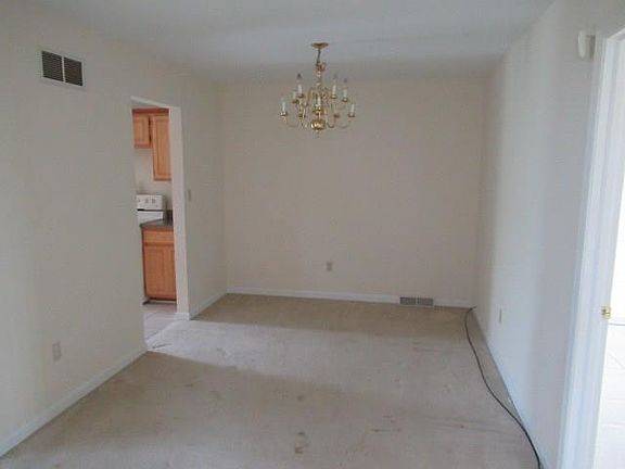2nd image of 1000 Augusta Ln