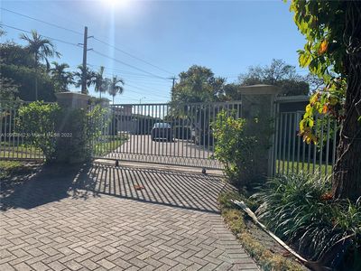 8601 SW 70th St, Miami, FL, 33143