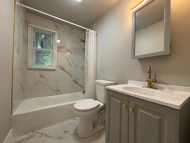 210 Burwell St #5 — Photo 6