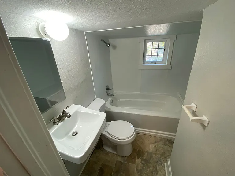 621 S Adams St — Photo 15