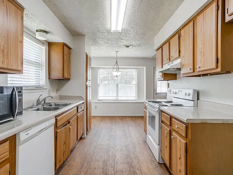 7221 Church Park Dr — Photo 11