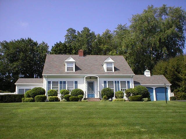 2nd image of 19 Windmill Ln