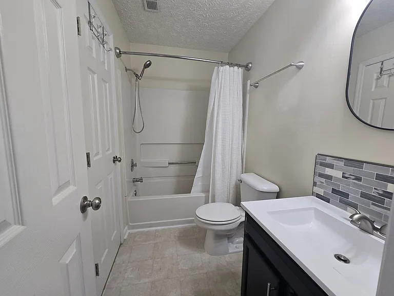 3411 Lainey Ln #C — Photo 6