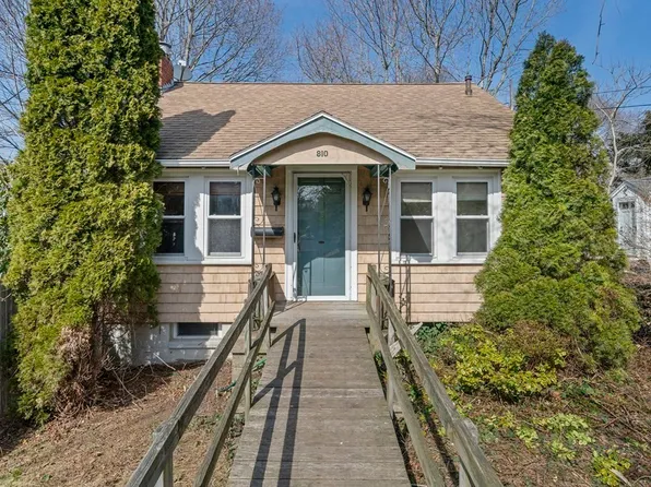 810 Rocky Hill Rd, Plymouth, MA 02360