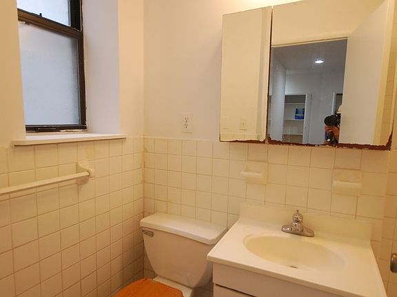 4th image of 172 E 7th St APT 1