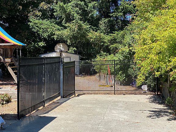 3rd image of 15436 SE 38th St Unit B