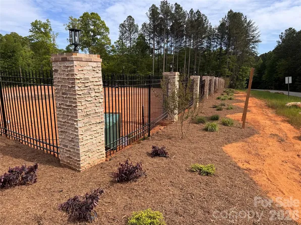 228 Fern Hill Rd, Troutman, NC 28166