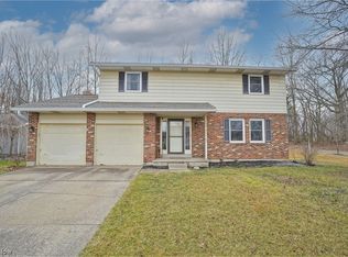 4432 Foresthill Rd, Stow, OH 44224