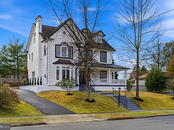 2nd image of 6231 Yellowstone Dr