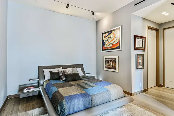 Sold by Compass | media 31