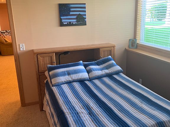 4th image of 418 Eleanor Ct