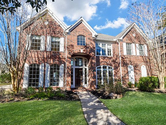 5th image of 1511 Fall Wood Dr