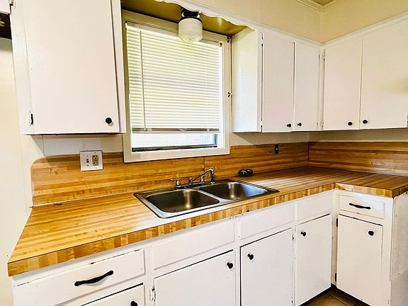 4th image of 101 Lindsey Cir