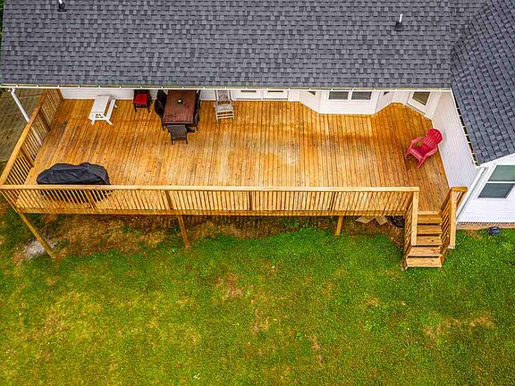 5th image of 864 Windhaven Ct