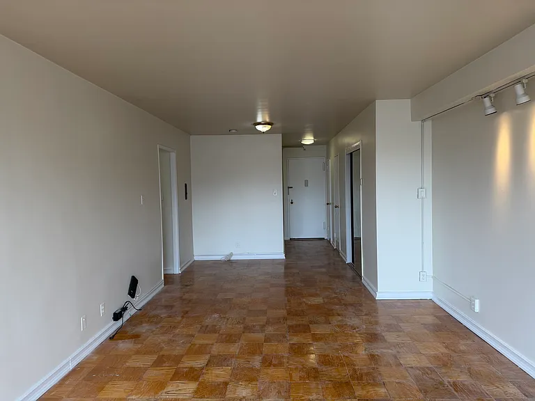225 Saint Pauls Ave #17L — Photo 16