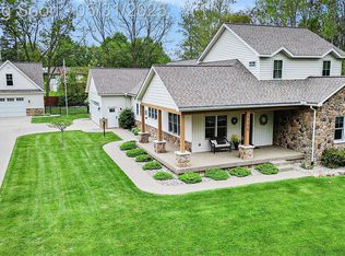 1130 S Leroy St, Fenton, MI 48430