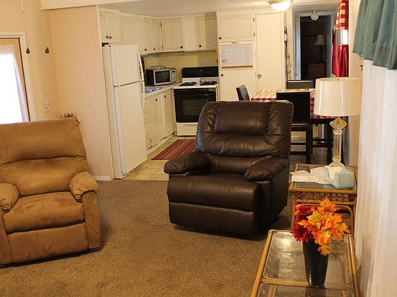 4th image of 24 Fleetwood Ave #24