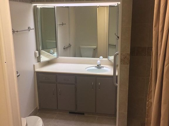 5th image of 194 Garden Park Dr Unit F