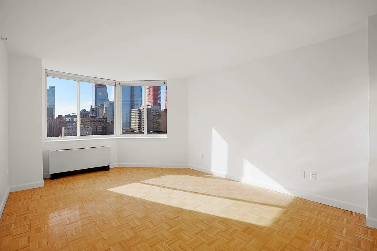420 West 42nd Street — Photo 1