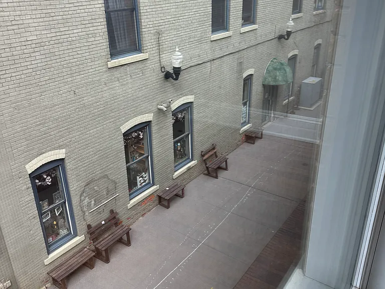 107 N Michigan Ave — Photo 8