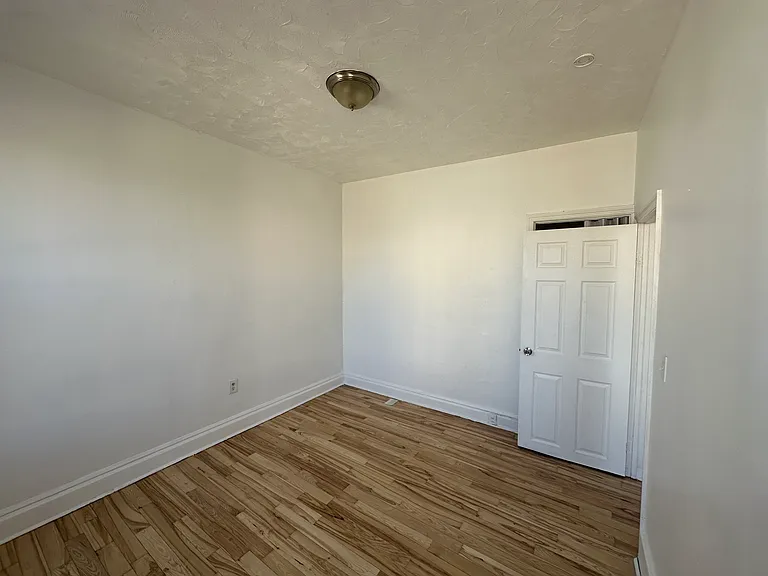 84 Front St #2 — Photo 4