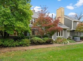 36 Village Dr, Basking Ridge, NJ 07920
