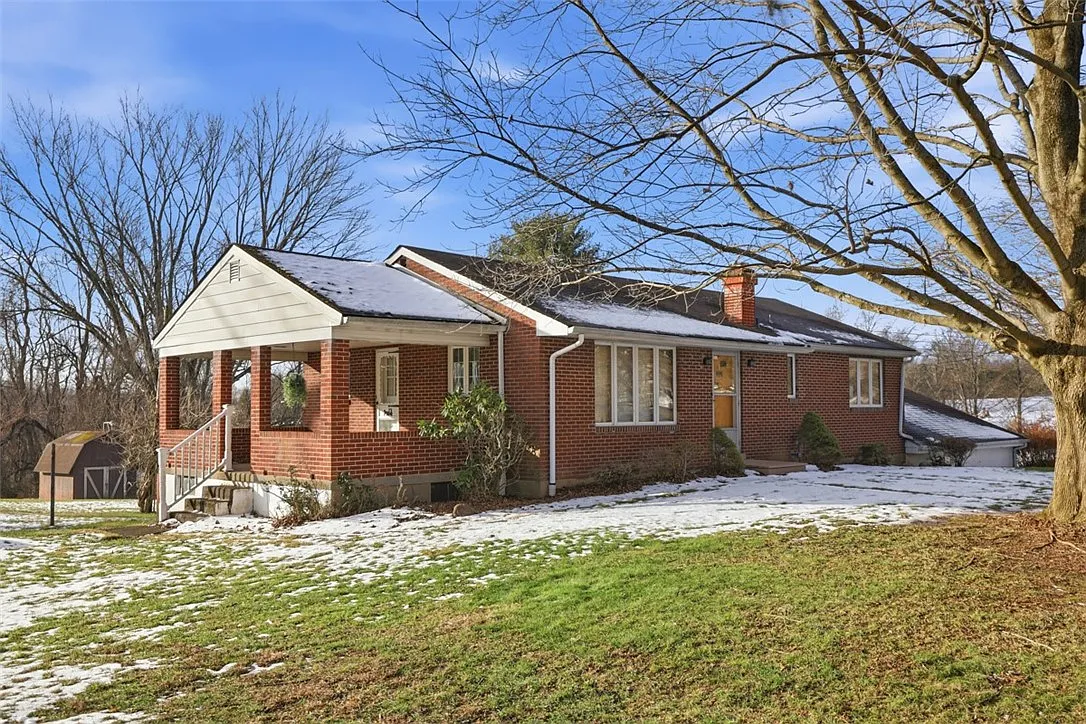 2464 Henry Ln photo 1