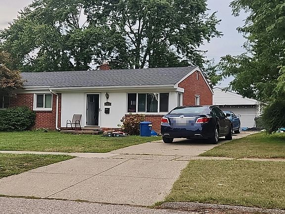 2nd image of 47429 Roland St
