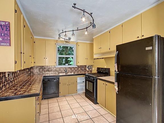 4th image of 10309 Stone Ave N #A
