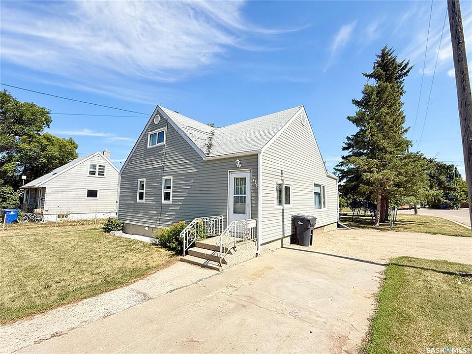 1st image of 718 4th STREET S