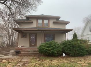 206 E 7th St, Hastings, NE 68901