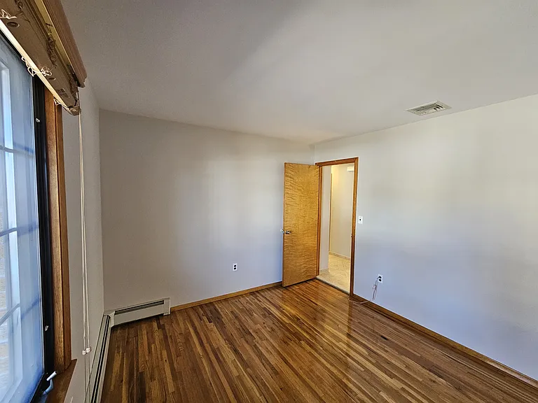 27 Whitaker Ave #1 — Photo 9