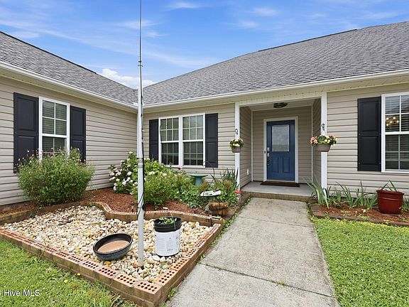 3rd image of 803 Canvas Court