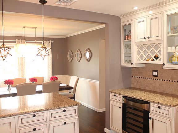3rd image of 2760 Beatrice Ln