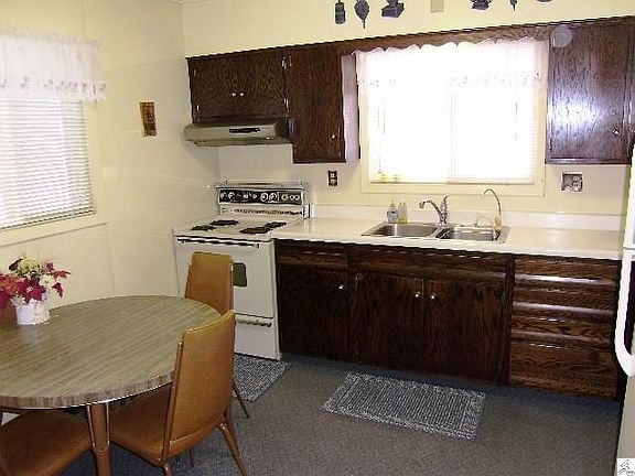 5th image of 429 N 58th Ave W