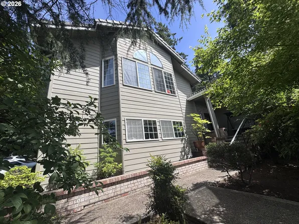 2660 Bowmont Dr, Eugene, OR 97405