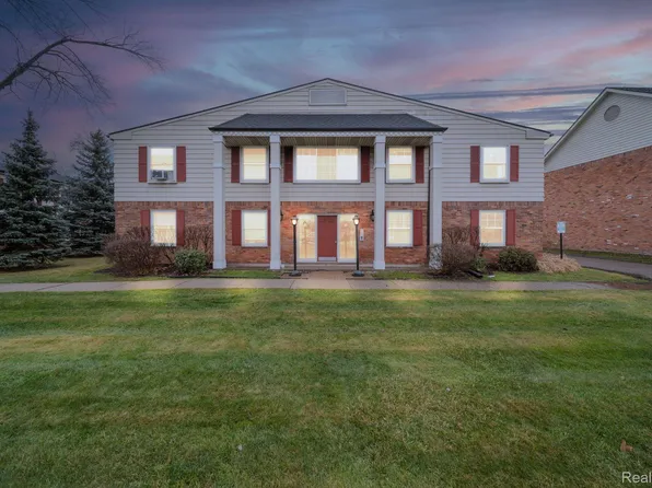 825 W Maple Rd, Clawson, MI 48017