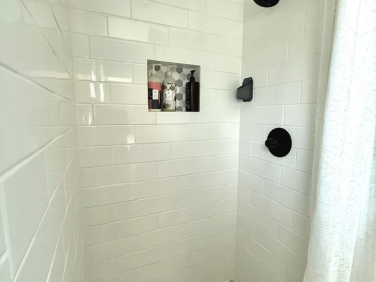 915 Valkenburg Dr — Photo 15