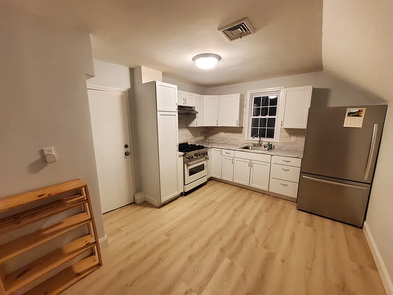 125 Devon St #3 — Photo 1