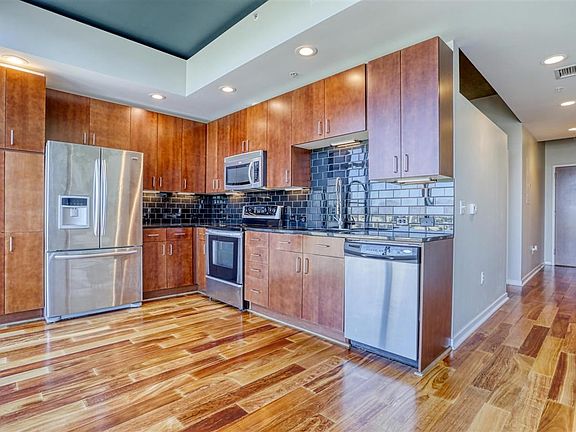 3rd image of 1700 Bassett St Unit 2006