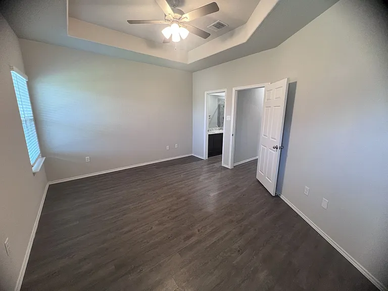 636-638 Heathers Way — Photo 11