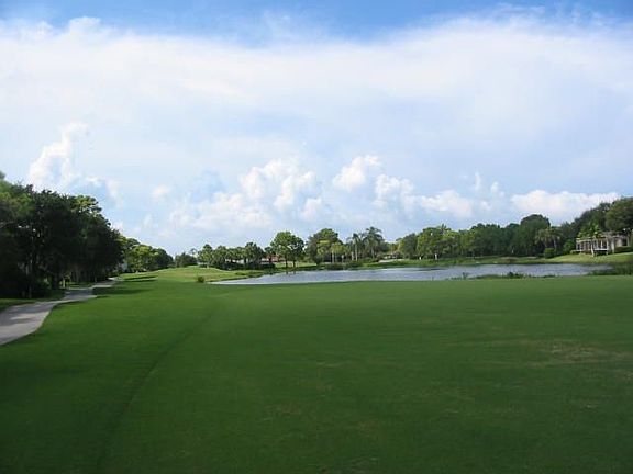 GOLF VIEW