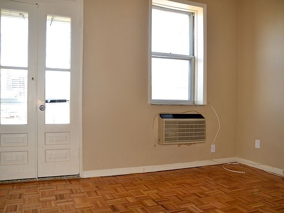 5th image of 2711 Harway Ave APT 3