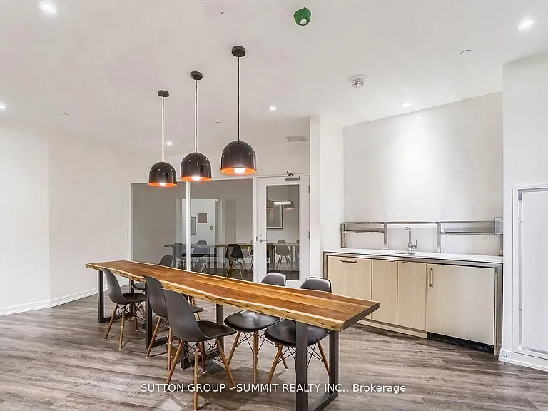 135 E Liberty St N #1507 — Photo 27