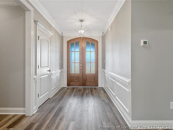 5th image of 5828 Dottie Cir
