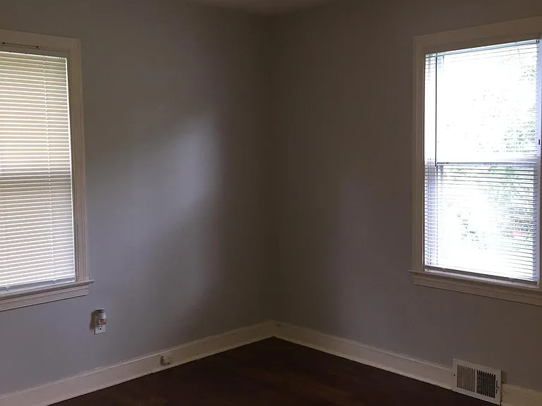 107 Johnson Dr — Photo 5