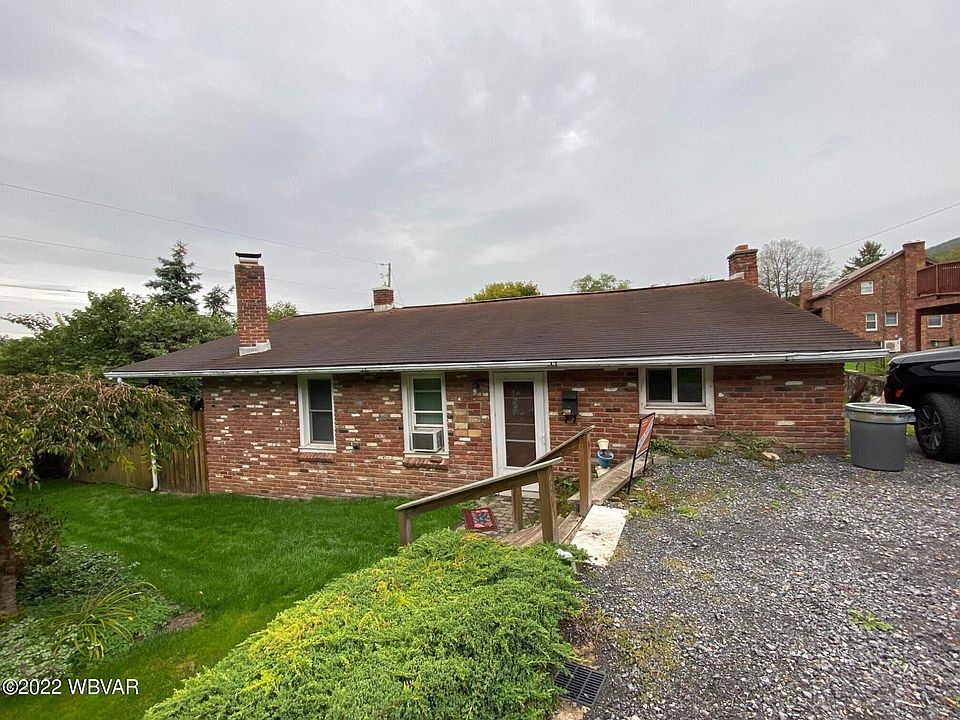 1st image of 210R E Keller St