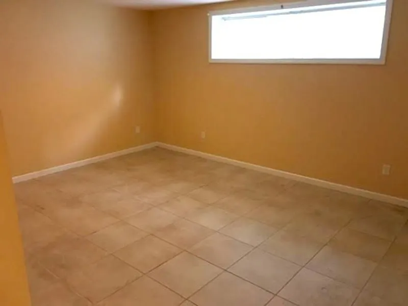 2 bed, 1.0 bath, $2,000 — Photo 2